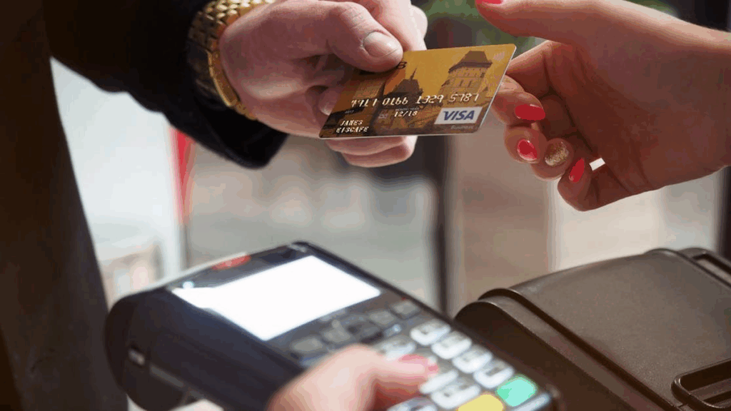 No Tax on Tips and Overtime: What Trump’s OBBB Means for Hospitality, Retail, and Construction